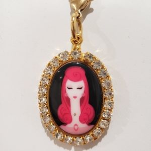 Tarina tarantino key charm